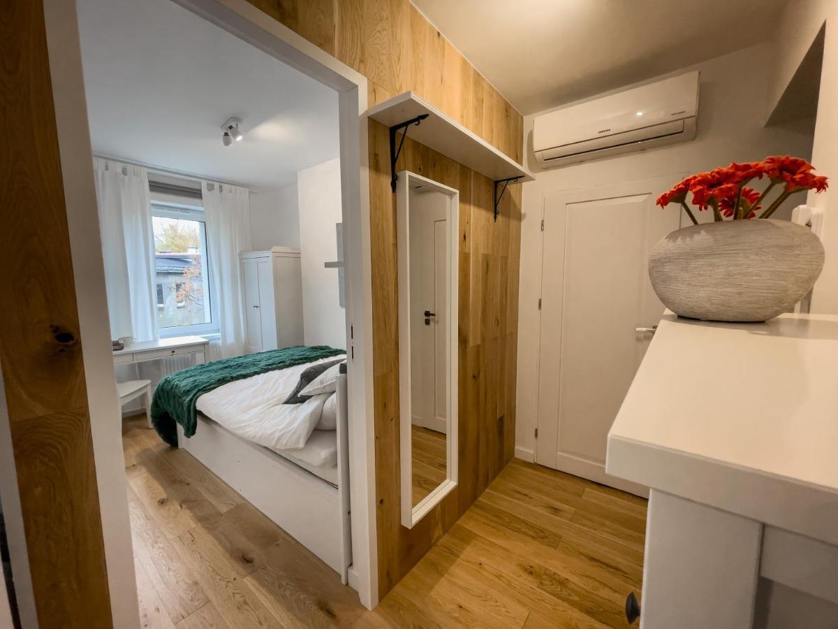 Urban Apartments Cosy No 4, Free Private Parking, Self Check-In Chorzow Bagian luar foto