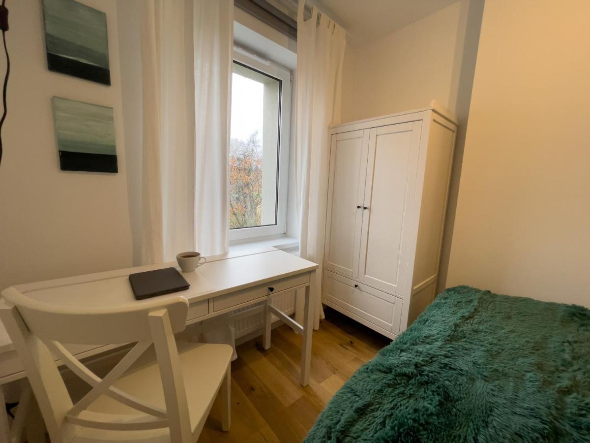 Urban Apartments Cosy No 4, Free Private Parking, Self Check-In Chorzow Bagian luar foto