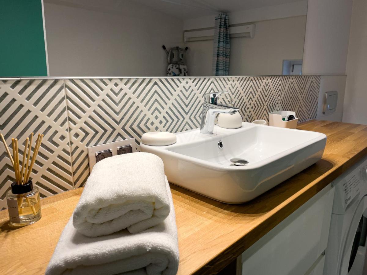 Urban Apartments Cosy No 4, Free Private Parking, Self Check-In Chorzow Bagian luar foto